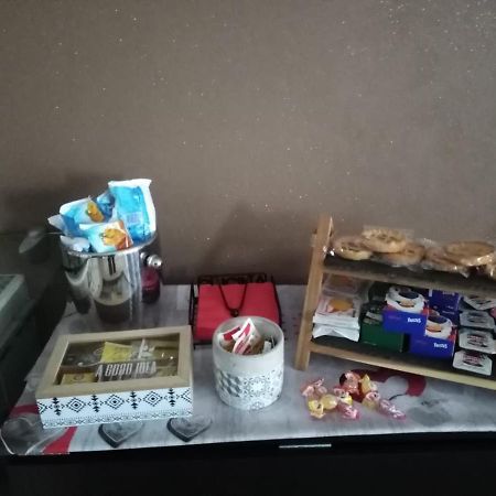Emmanueli65 Fronte Clinica Per 5 Matrimoniale 2 Singoli 1 Divano Letto 피아첸차 외부 사진