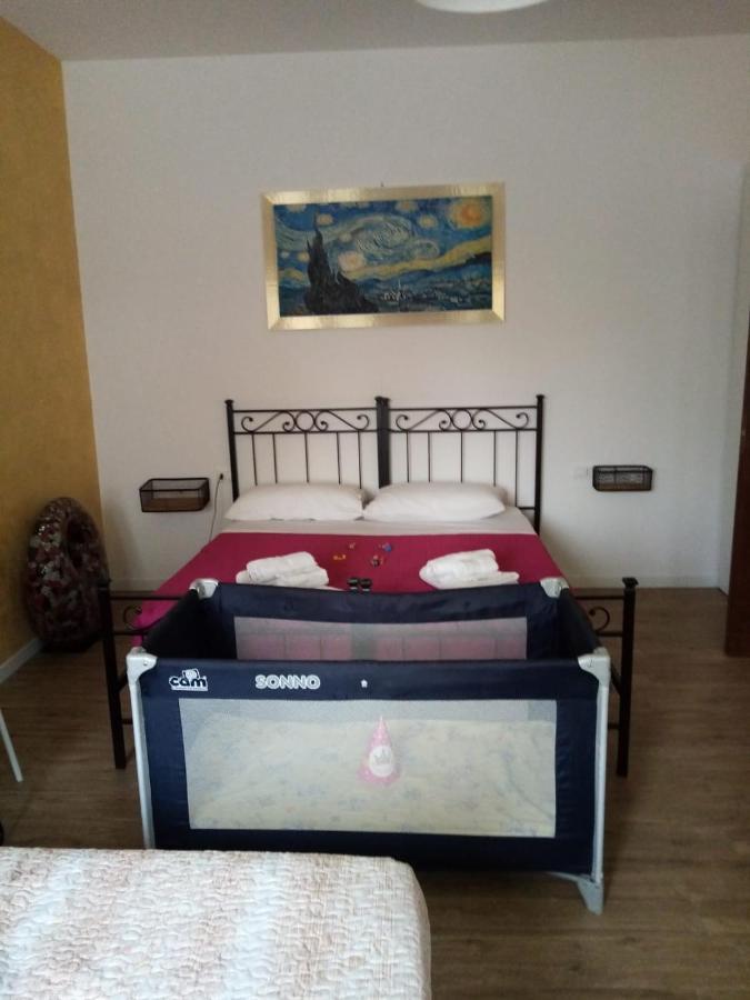 Emmanueli65 Fronte Clinica Per 5 Matrimoniale 2 Singoli 1 Divano Letto 피아첸차 외부 사진